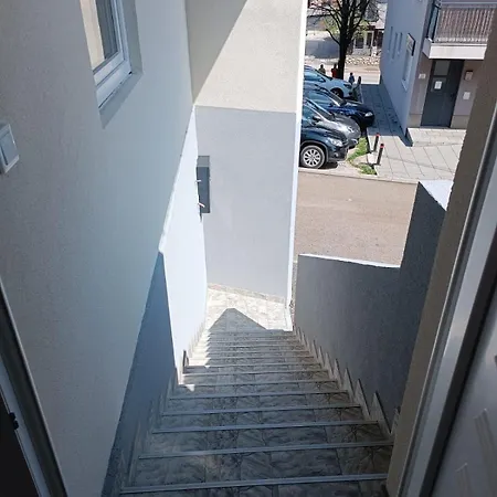 Apartment Zana *