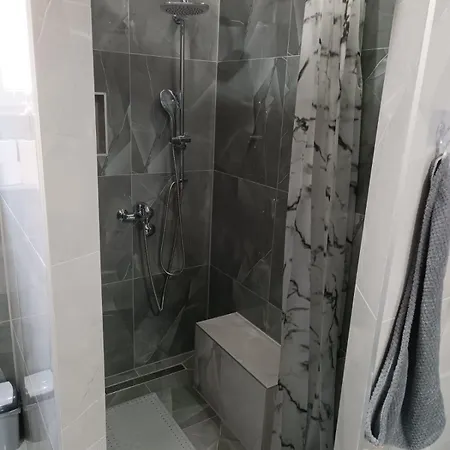 Zana Apartment *